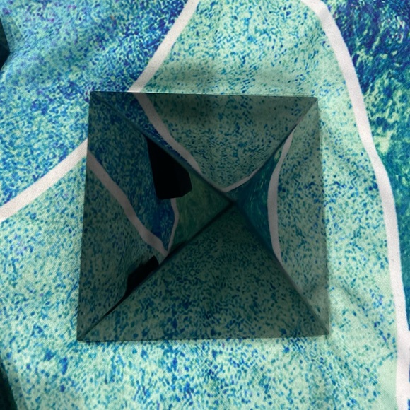 Black crystal pyramid and points - Picture 7 of 9